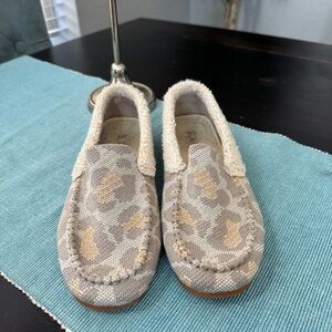 Rothy's The Slipper in the Cozy Cat color size 7